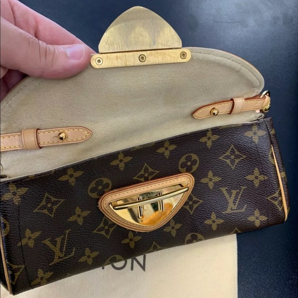 Sold *LV Beverly Clutch! - Picture 5 of 8